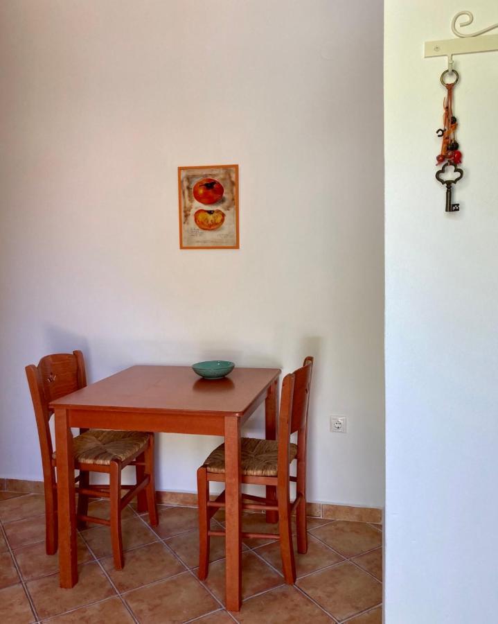 Syrou Lotos Studios & Apartments (Adults Only) Kini Ruang foto